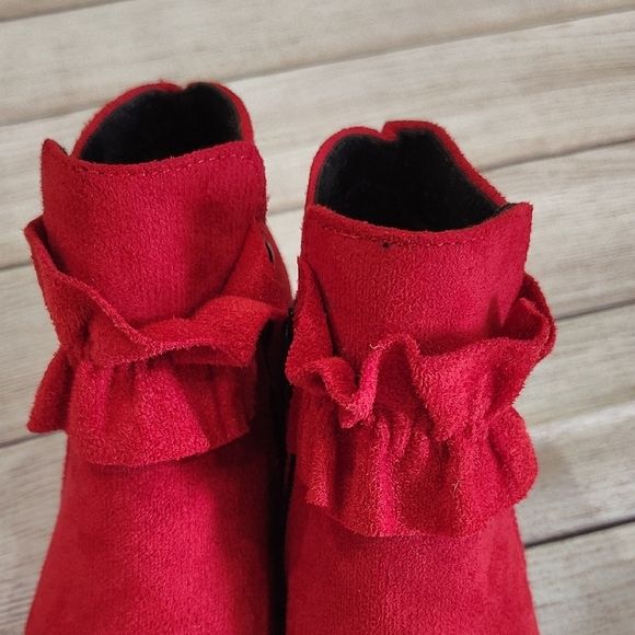 Chic Red Ankle Boots with Bow Accent - Picture 5 of 7